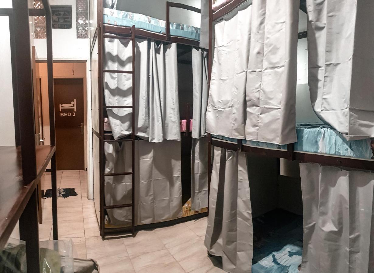 Mador Malang Dorm Hostel Zewnętrze zdjęcie