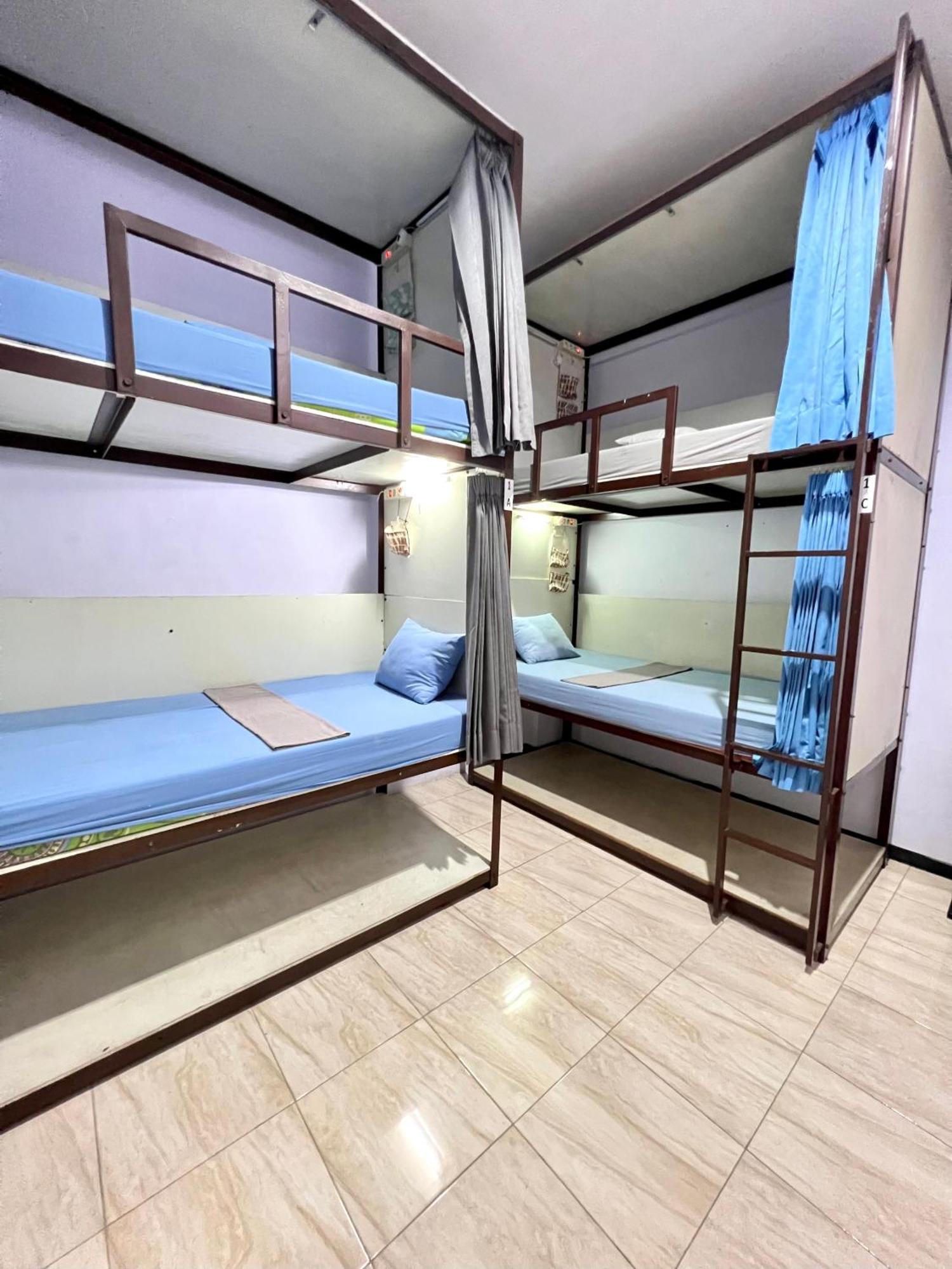 Mador Malang Dorm Hostel Zewnętrze zdjęcie