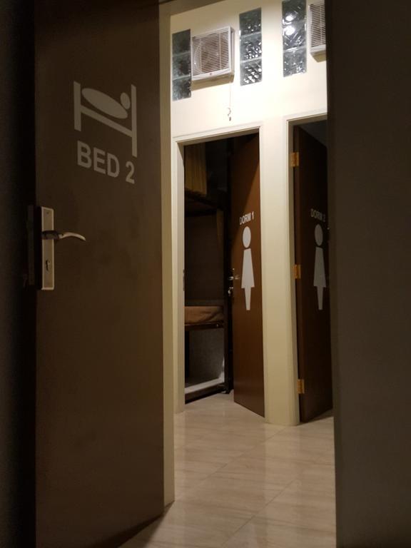Mador Malang Dorm Hostel Zewnętrze zdjęcie