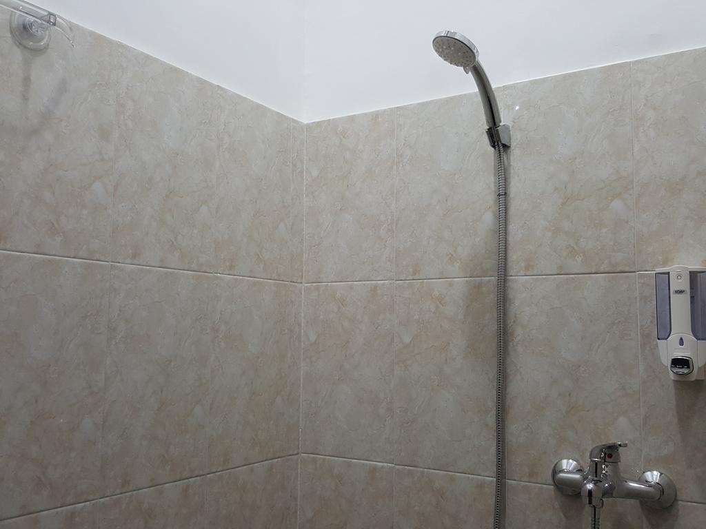 Mador Malang Dorm Hostel Zewnętrze zdjęcie