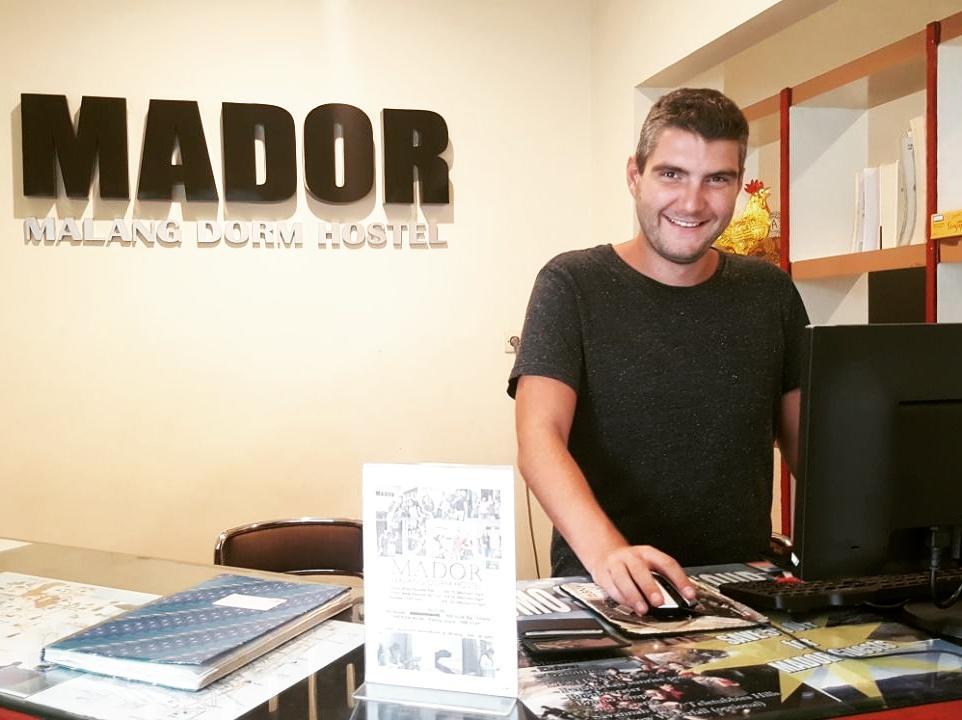 Mador Malang Dorm Hostel Zewnętrze zdjęcie