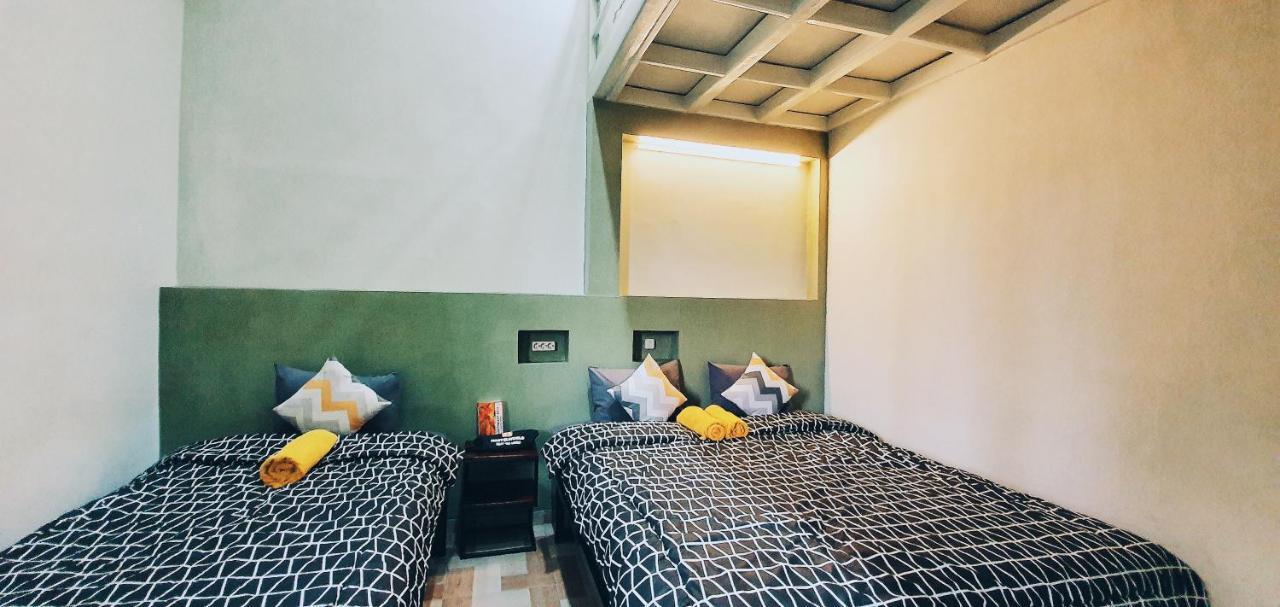 Mador Malang Dorm Hostel Zewnętrze zdjęcie