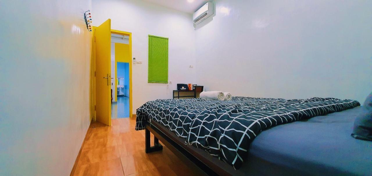Mador Malang Dorm Hostel Zewnętrze zdjęcie