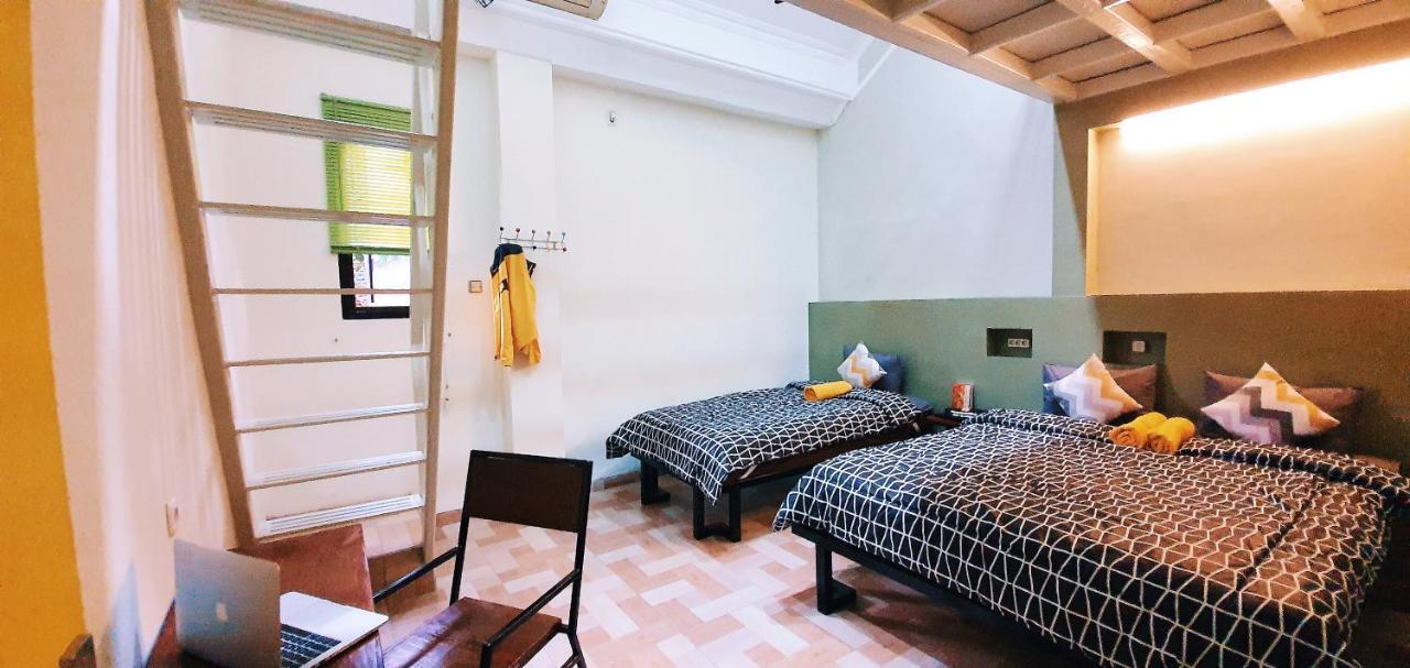 Mador Malang Dorm Hostel Zewnętrze zdjęcie